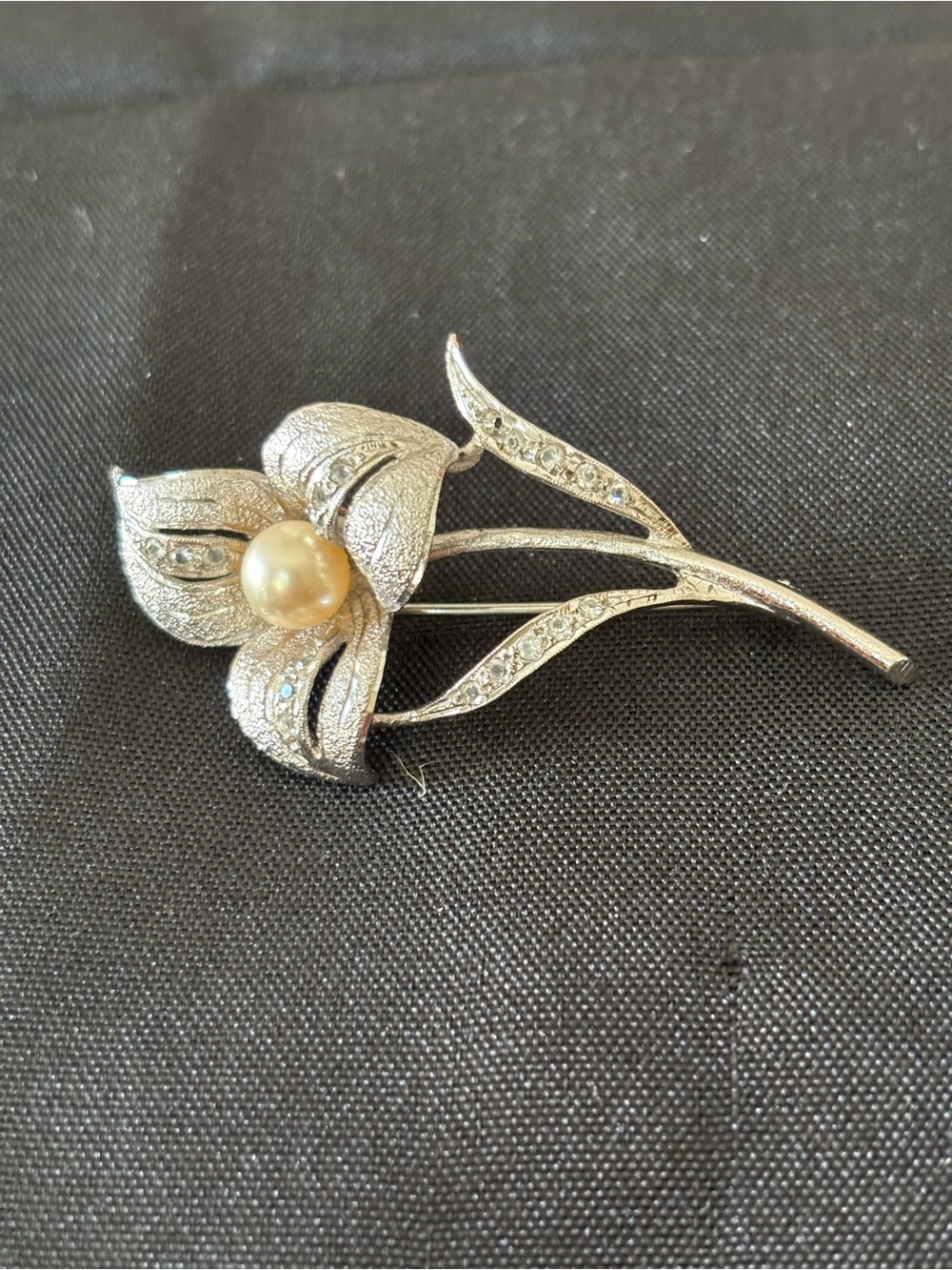 Silver Floral Pearl Brooch - Elegant Women’s Jewelry